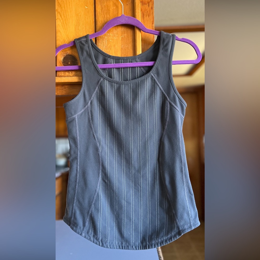 Lululemon racer back tank. Size S-M.